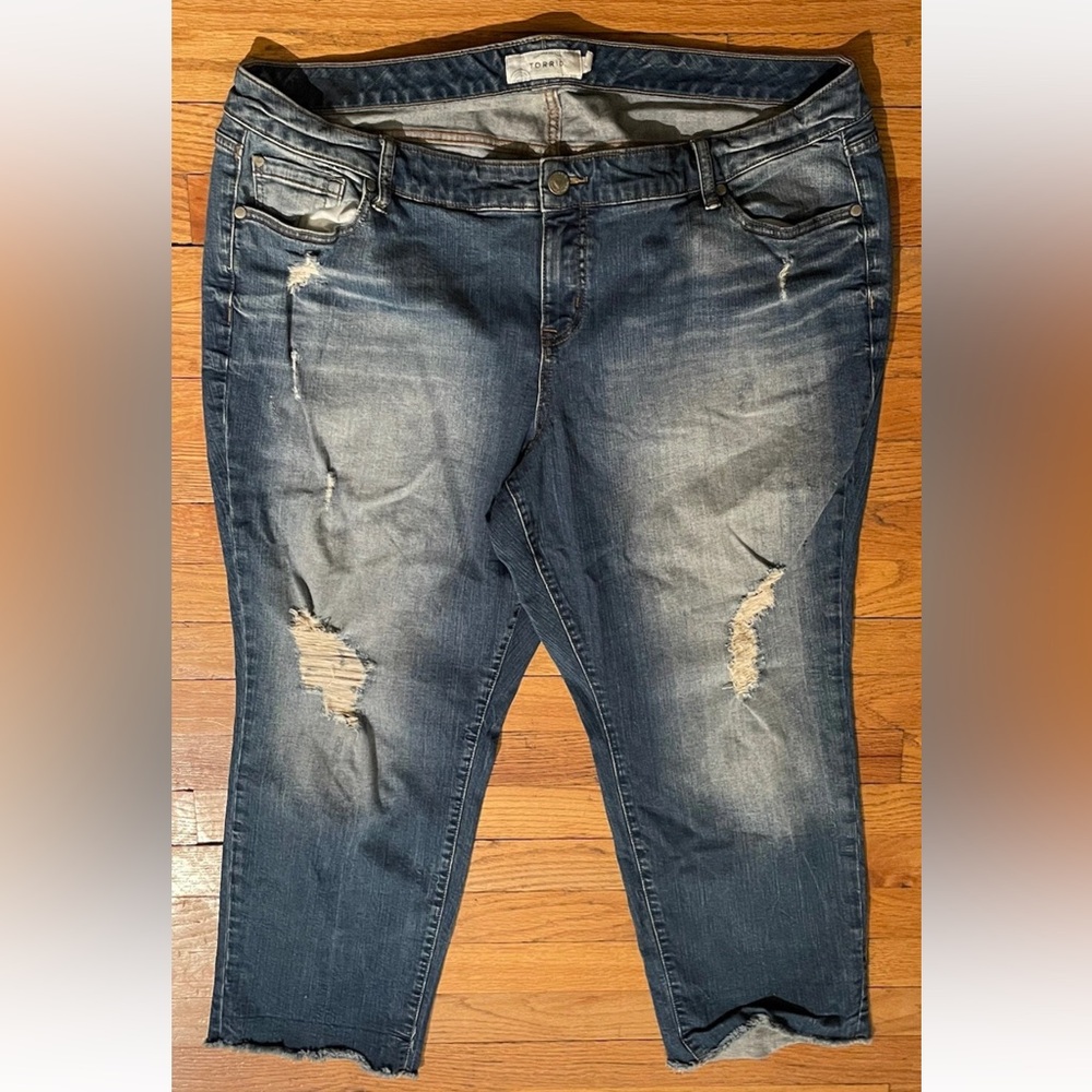 Torrid Medium Wash Distressed Boyfriend Jeans Plus Size 22